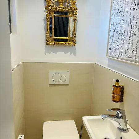 Gesamtes Chalet King Size Kueche Tv Regendusche Loggia Σαλέ *